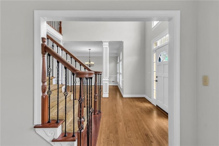Building Photo - 1085 Castle Pointe Ln