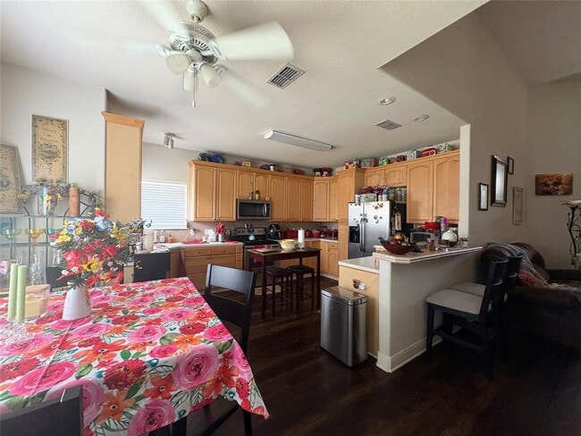 Building Photo - 113 Canyon Rd