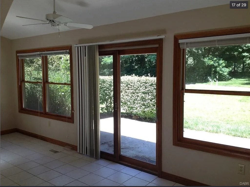 Building Photo - 2770 Torrey Pines
