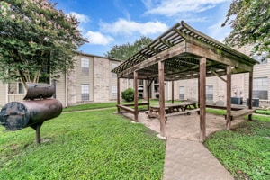 Building Photo - Wood River
