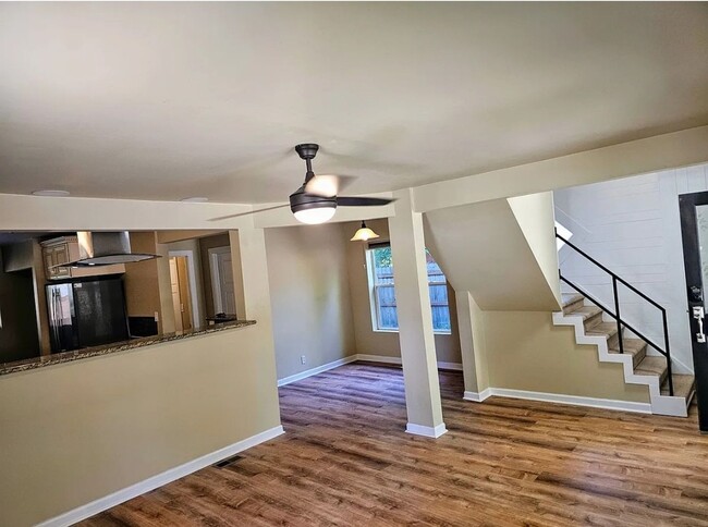 Building Photo - Downtown CDA Home!