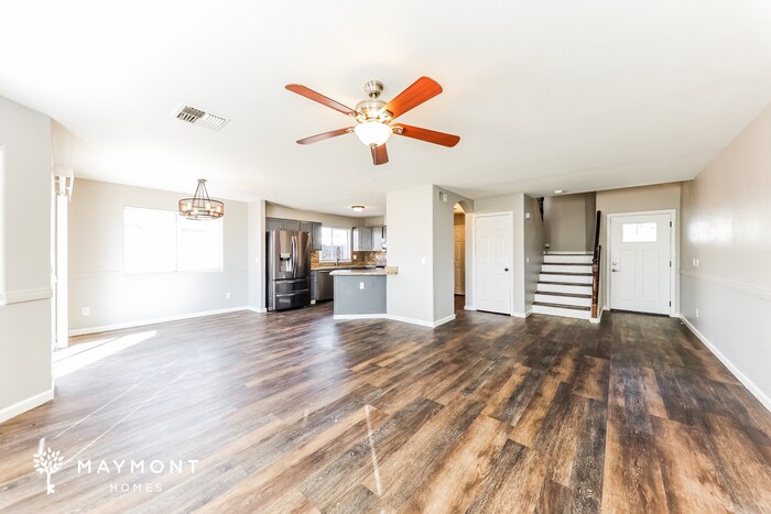 Building Photo - 311 E Mountain View Rd