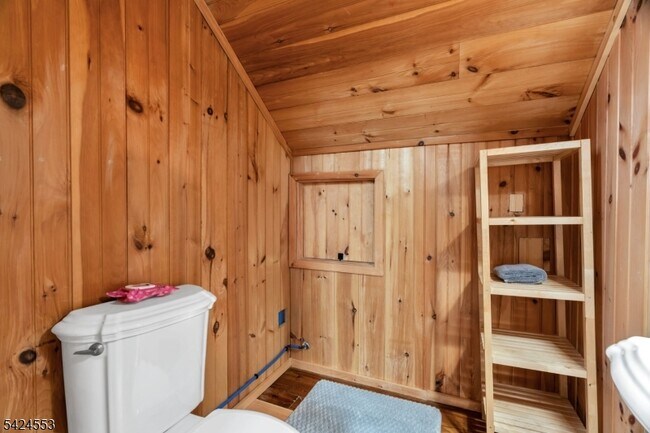 Building Photo - 363 Lakeside Blvd