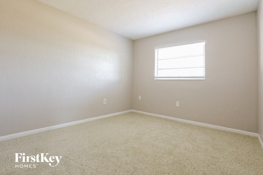 Building Photo - 63 Rotonda Cir