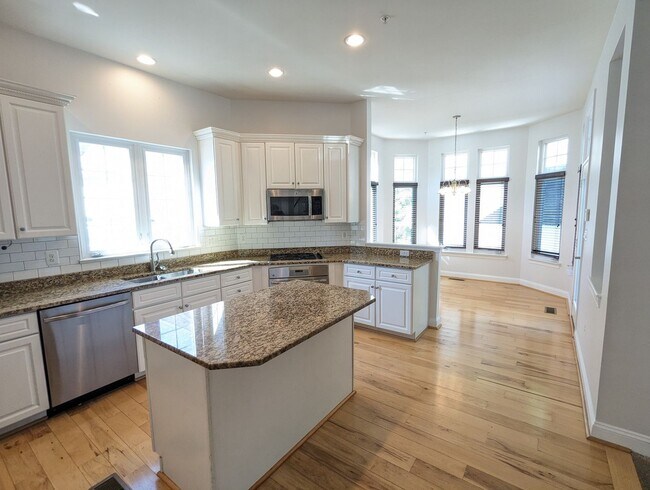 Building Photo - Impeccably maintained SFH in Clarksburg ready for you before the holidays!