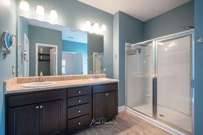 Building Photo - 8753 Bradfield Dr