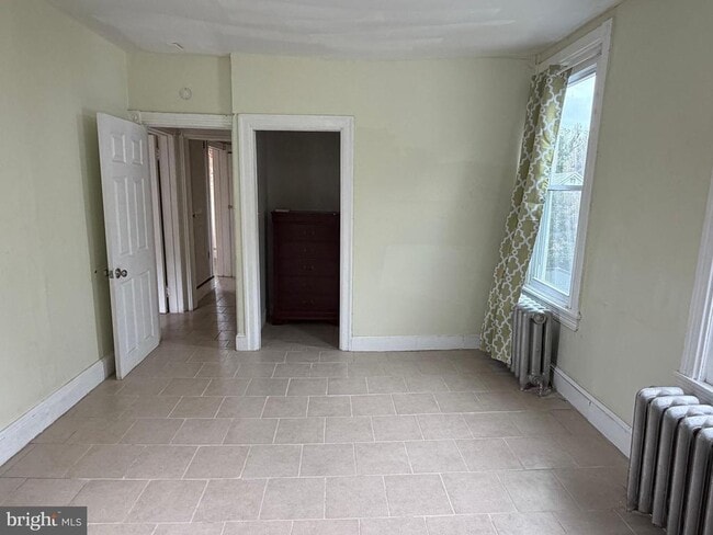 Building Photo - 603 Sharon Ave