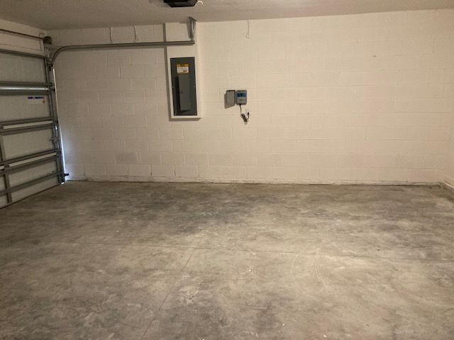 Building Photo - 11 Ripcord Ln