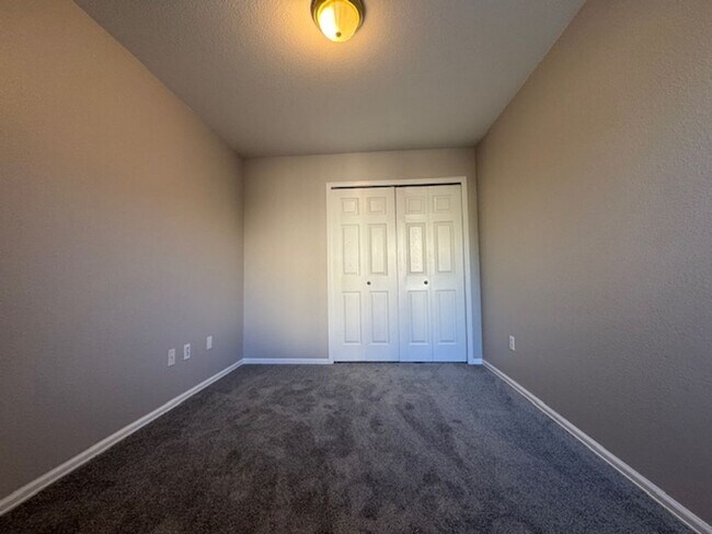 Building Photo - 710 Cima Vista Point