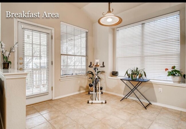 Building Photo - 207 Chesapeake Bay Ln N