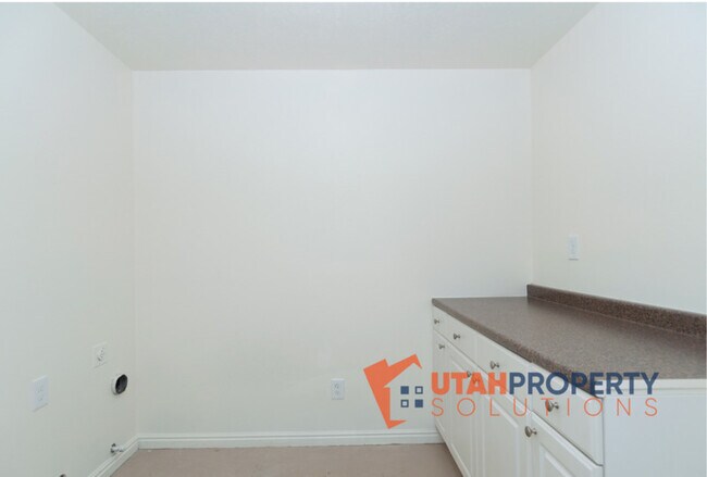 Building Photo - 7708 N Wyatt Earp Ave