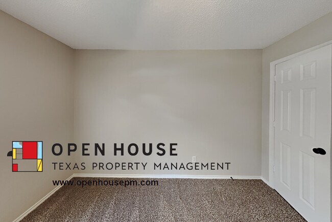 Building Photo - 2106 Turf Club Dr Arlington