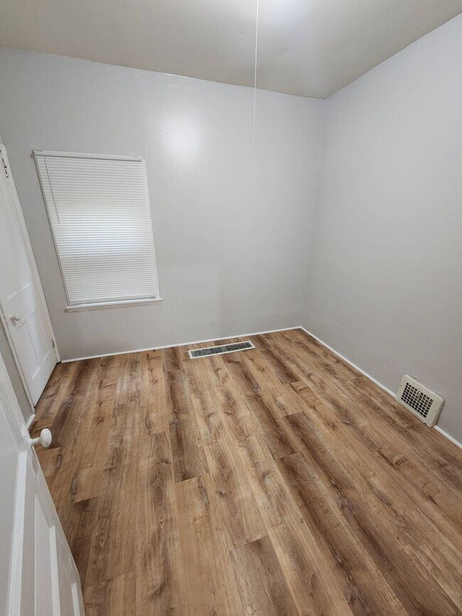 Building Photo - 4091 E 81st St