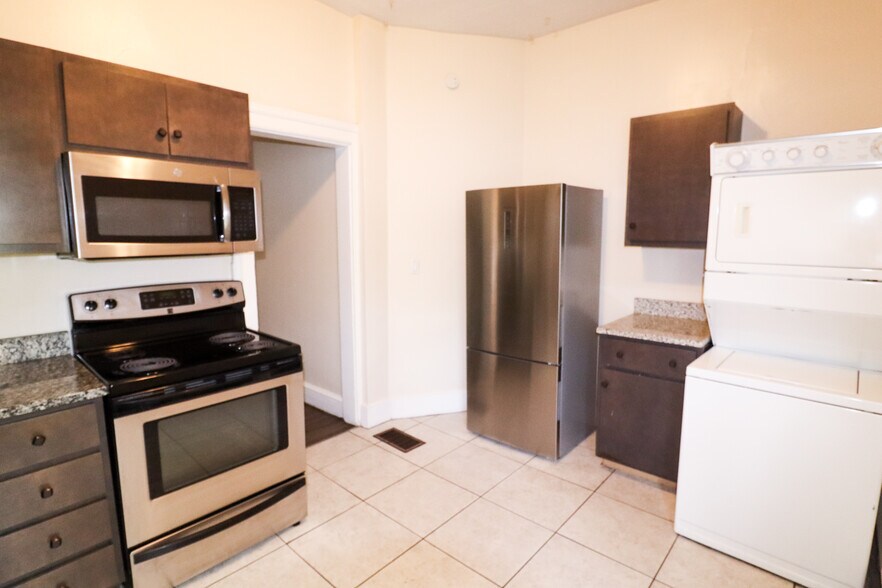 Building Photo - 2615 Eden Ave