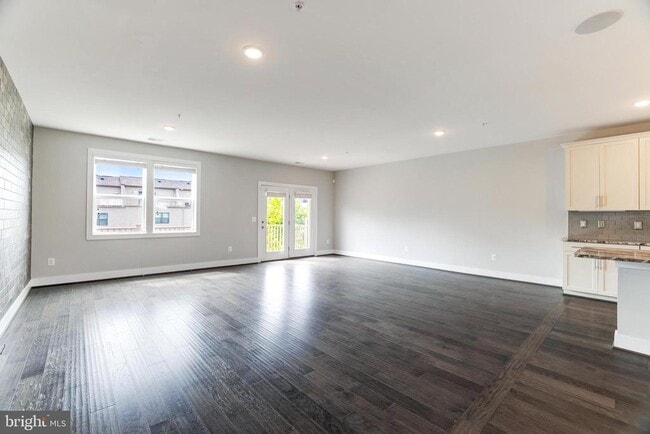Building Photo - 44750 Tiverton Sq