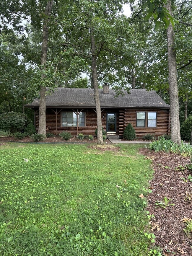 Building Photo - 343 Vaughns Grove Fairview Rd