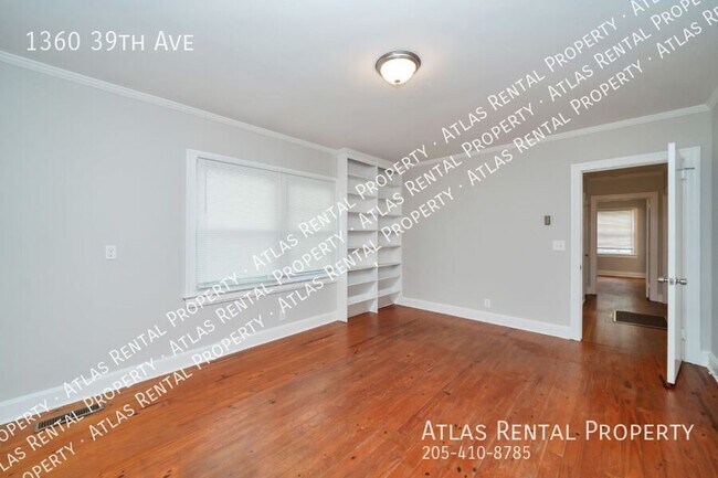 Building Photo - 1360 39th Ave E