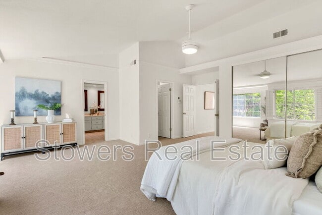 Building Photo - 690 Glasgow Cir