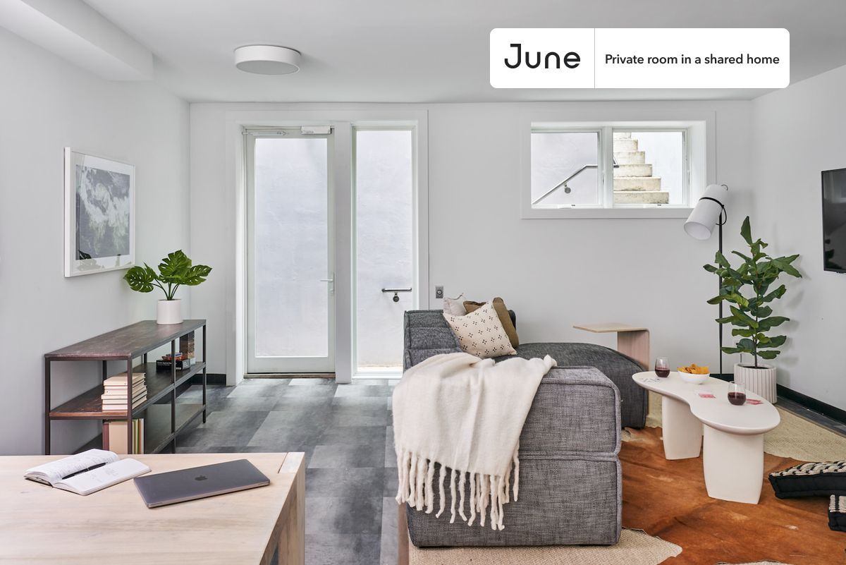 Building Photo - Charming ROOM at The Apollo House