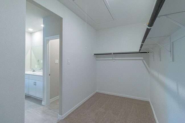 Building Photo - 2209 Dunbar Dr