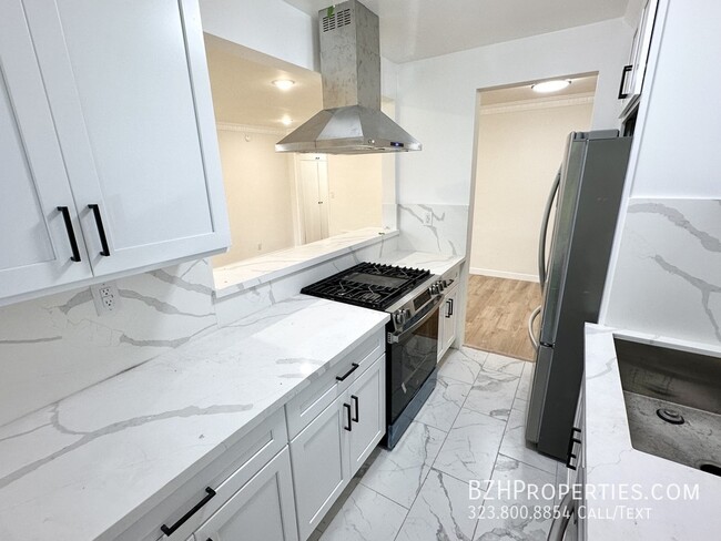 Building Photo - Brand New Renovated 1Bedroom 1Bathroom In ...