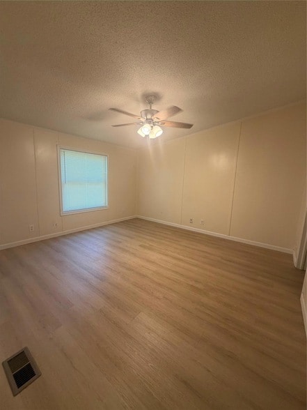 Building Photo - 175 Scarlet Oaks Dr