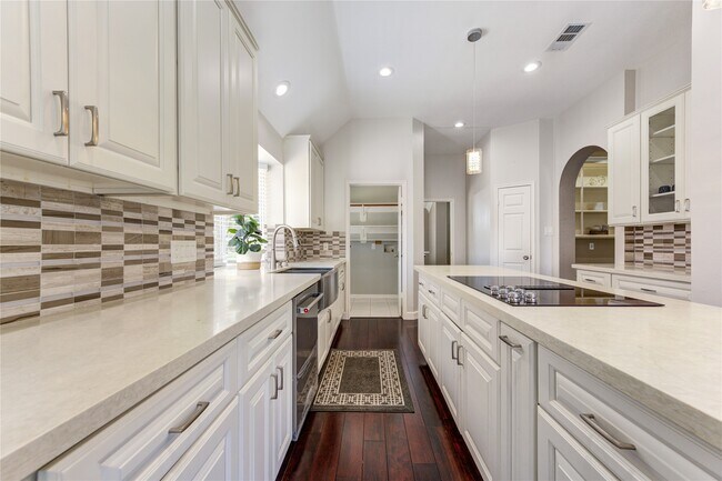 Building Photo - 3223 Richland Dr