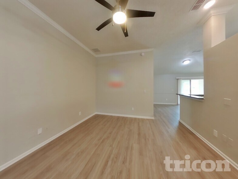 Building Photo - 1695 Northglen Cir