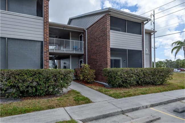 Building Photo - 1400 Gandy Blvd N