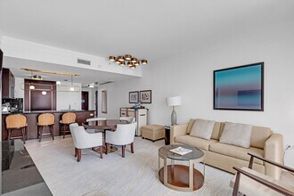 Building Photo - 4391 Collins Ave