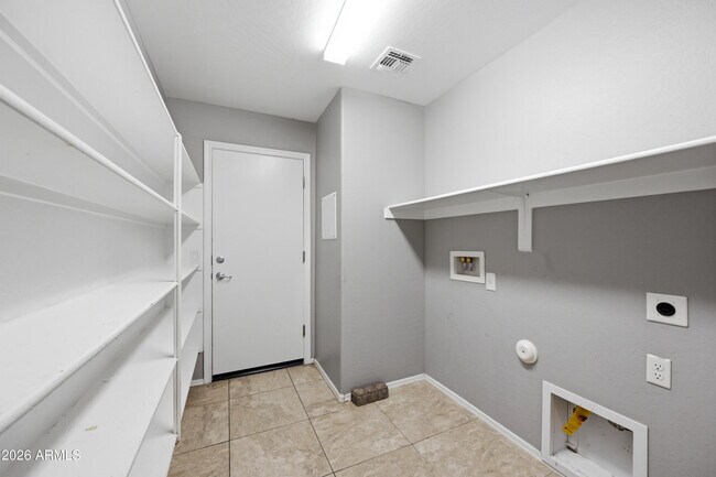 Building Photo - 3539 E Bartlett Dr