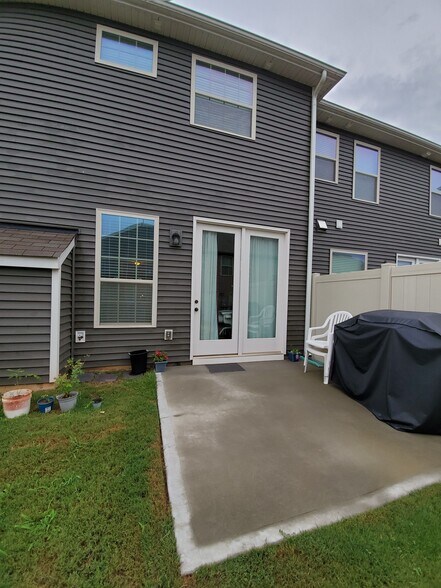 Building Photo - 808 Ayrshire Ave