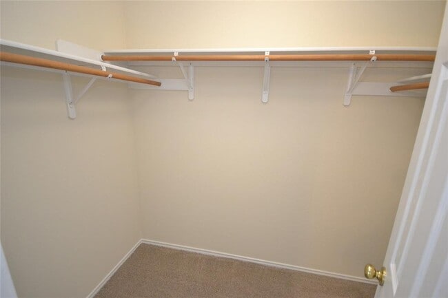 Building Photo - 411 Golden Gate Dr