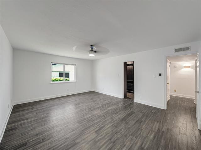 Building Photo - 1121 Bass Dr