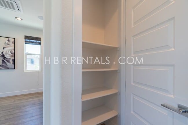 Building Photo - Welcome to your new casita in Tracy, CA! +...