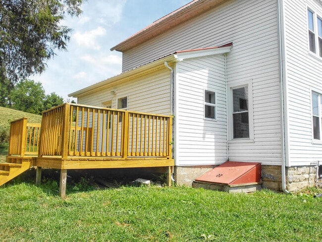 Building Photo - 121 Brady Rd