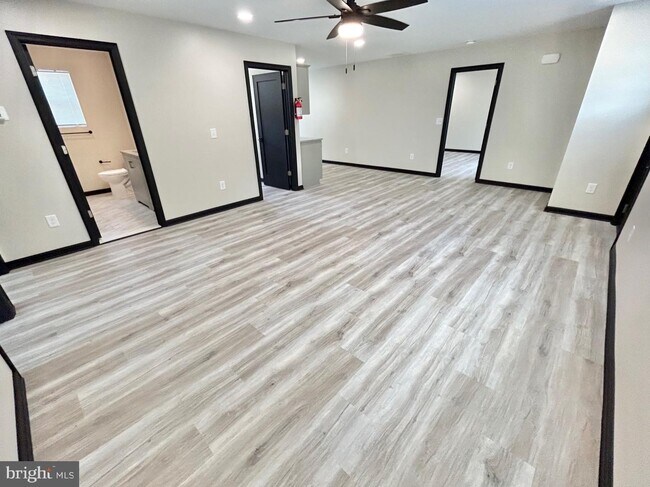 Building Photo - 201 McKinley Ave