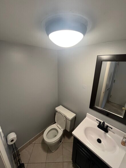 Building Photo - 761 Harms Ct