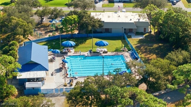 Building Photo - 18554 Zinnia Rd