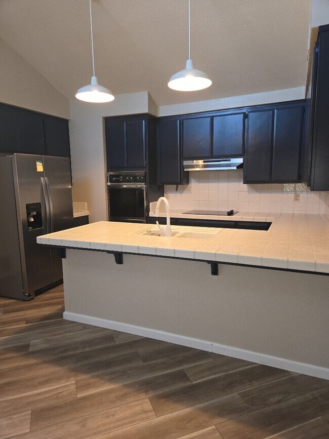 Building Photo - Charming Single Story 3 Bed 2 Bath House