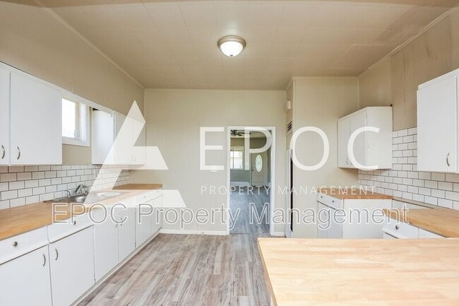 Building Photo - 1306 Harrison St