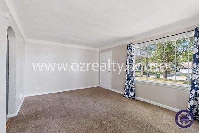 Building Photo - 123 S Masters Ct