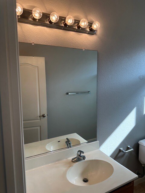 Building Photo - Lathrop 4 Bedroom 3 Bathroom Home.