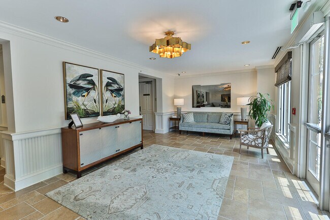 Building Photo - 400 Kelly Plantation Dr