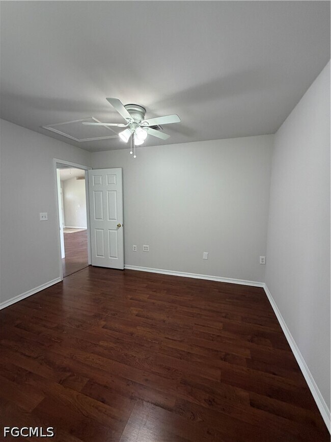 Building Photo - 5315 Belrose St