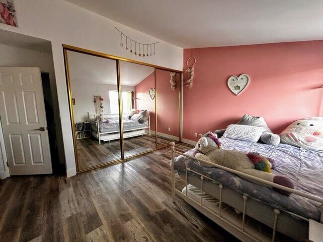 2nd Bedroom - 1605 Hotel Cir S