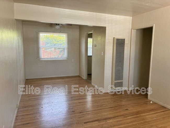 Building Photo - 347 5th Ave