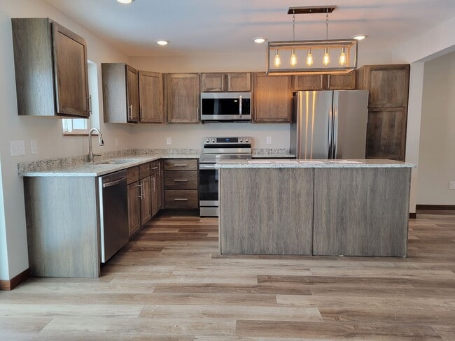 Building Photo - 420 Sierra Pl