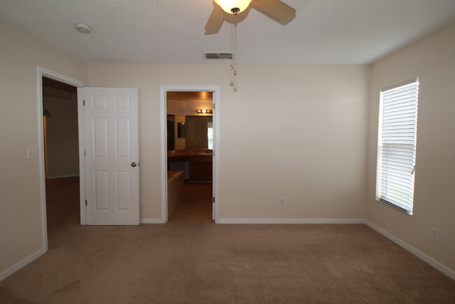 Building Photo - Great 3/2 in Estates of Lake Charles