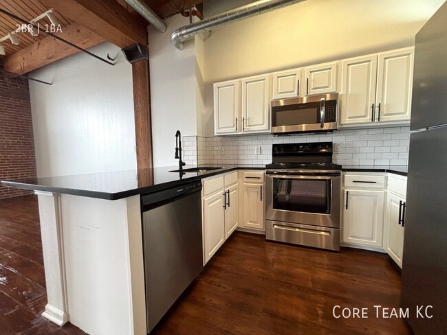 Primary Photo - 2 Bedroom Loft in River Market! Great Clos...